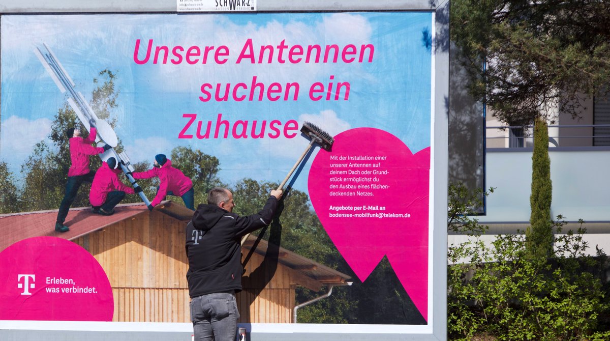 In Überlingen suchen wir jetzt per Außenwerbung Vermieter*innen für Mobilfunk-Standorte. Aber Überlingen ist überall. Wir suchen auch im Rest der Republik: #Telekom #Funkloch #Überlingen #Pilot #Aktion #DasNetz #dfmg #Mobilfunk