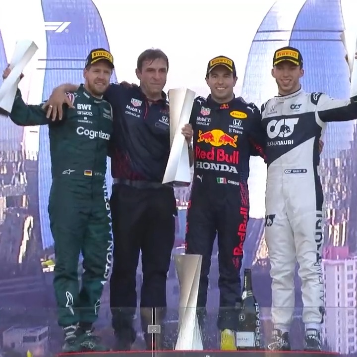 Checo loves Baku! ✨ #AzerbaijanGP #F1