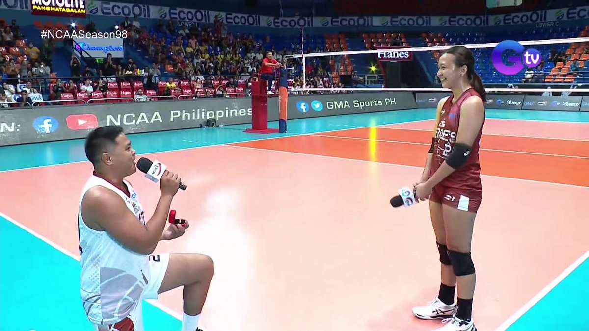 SHE SAID YES! 💍 Three-time NCAA champion and two-time Finals MVP Regine Arocha gets a surprise wedding proposal by her boyfriend and former Perpetual star setter Rey Taneo in the #NCAASeason98 All-Star Game!