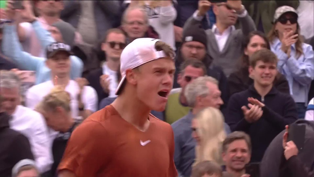 The COMEBACK KID 💪 The moment Holger Rune sealed his Munich title defence in style! #BMWOpenbyAmex