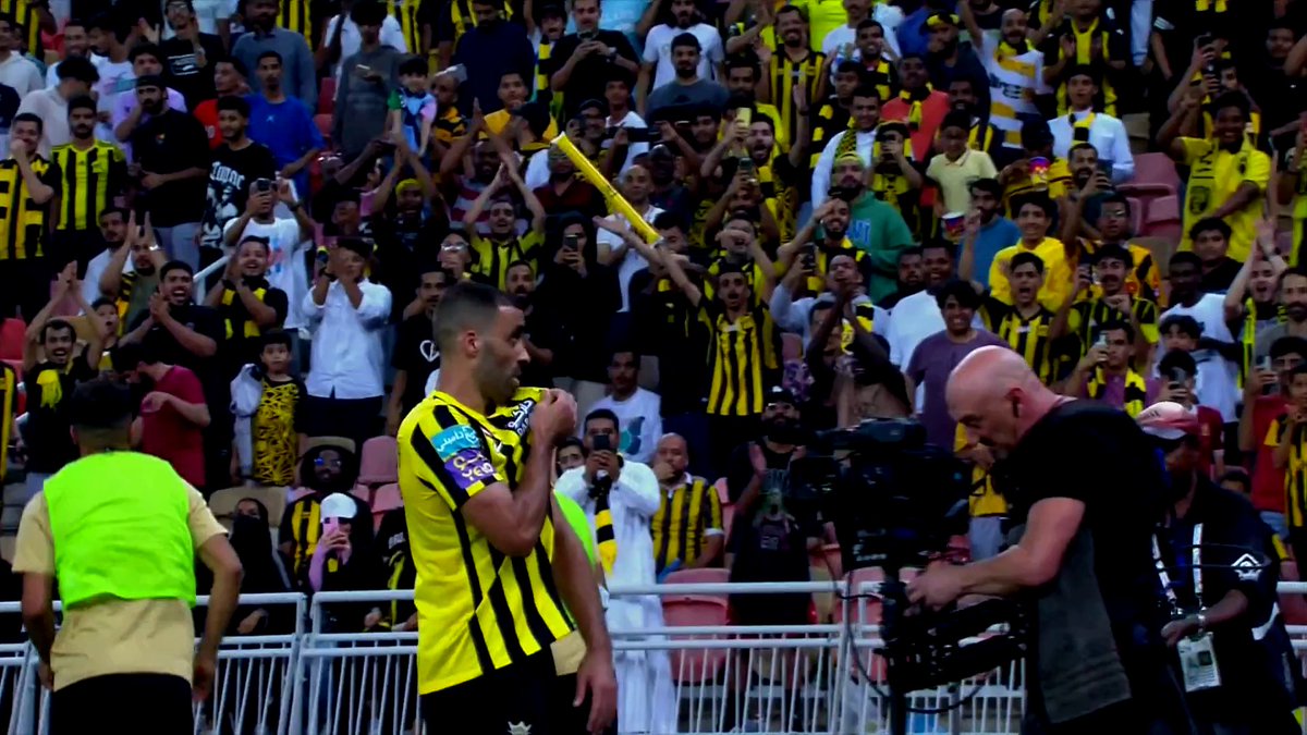 من سيواصل رحلة اللقب العاشر ويحجز مقعدًا للنهائي الأغلى؟🏆 #كأس_الملك #الاتحاد_الهلال | #SSC