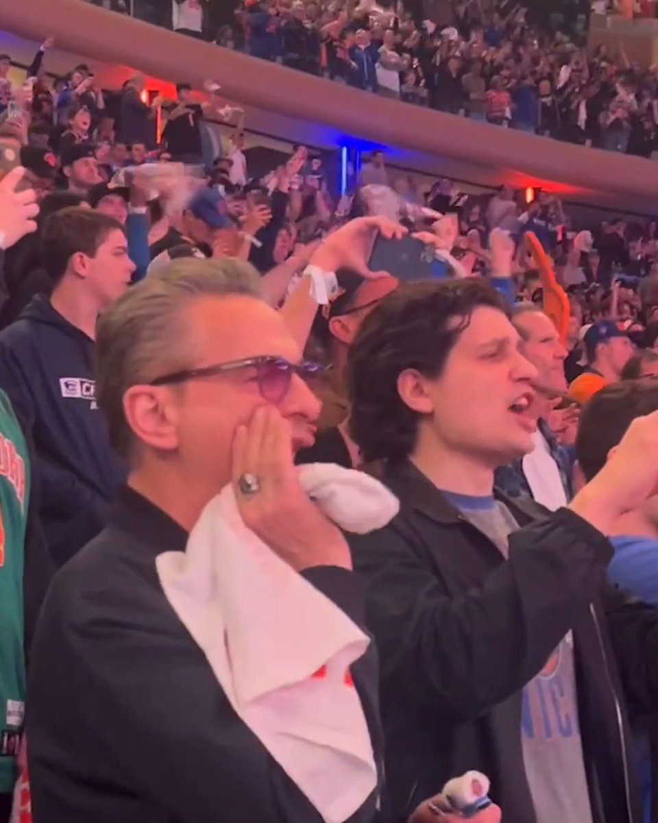 "Knicks in 5, Knicks in 5!" The MSG crowd is HYPED after taking Game 4 🔥