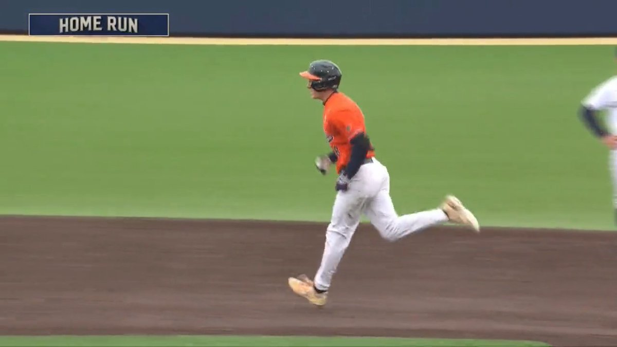 OPPO 🌮 for the lead!!! Casey Saucke exits stage right to put us up 3-2 in the 4th! 📺: ACCNX | #GoHoos