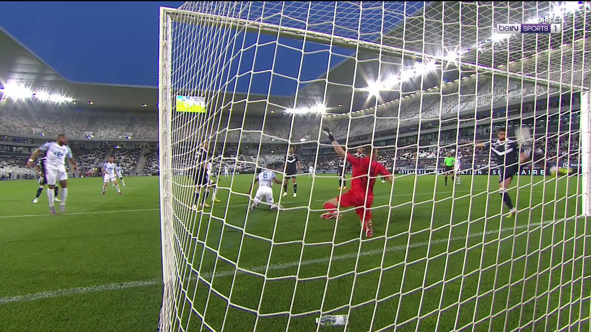 [📺LIVE] ⚽️ #Ligue2BKT 😲😲 Quel SAUVETAGE miraculeux de Yoann Barbet !!! 🥵 Le défenseur bordelais sauve les siens sur la ligne !! #beINLigue2 #FCGBGF38