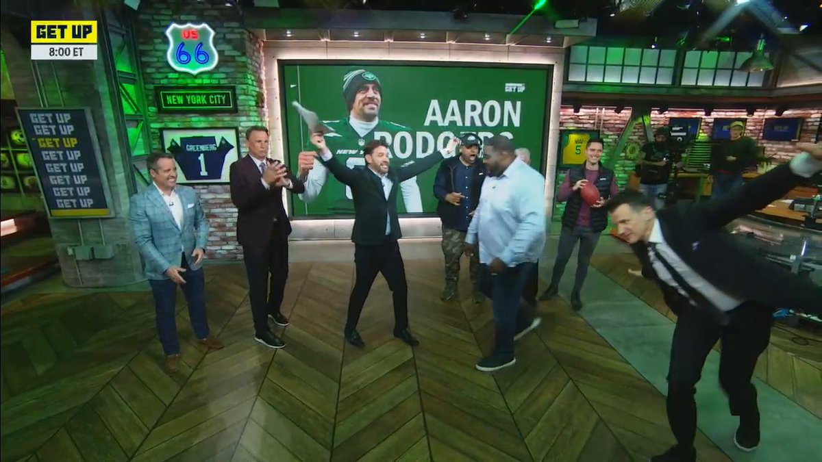 "J-E-T-S JETS JETS JETS!" Mike Greenberg has been waiting on this moment 😂