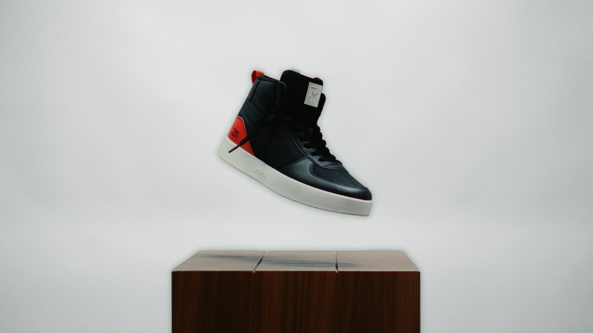 Introducing Atoms × MKBHD Two years in the making, it represents a shared passion for high quality, comfort and innovation. The sneaker 251 is inspired by Marques Brownlee personal journey of becoming one of the best storytellers of our times. Checkout the collab: