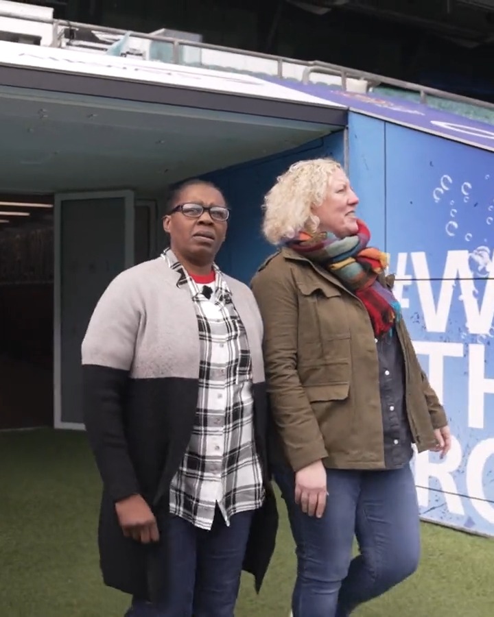 𝗧𝗵𝗲 𝗧𝗿𝗮𝗶𝗹𝗯𝗹𝗮𝘇𝗲𝗿𝘀 🔥 20 years since the Red Roses played their first fixture at Twickenham Stadium, captain Maxine Edwards and tryscorer Claire Frost return to relive a special day #RedRoses 🌹