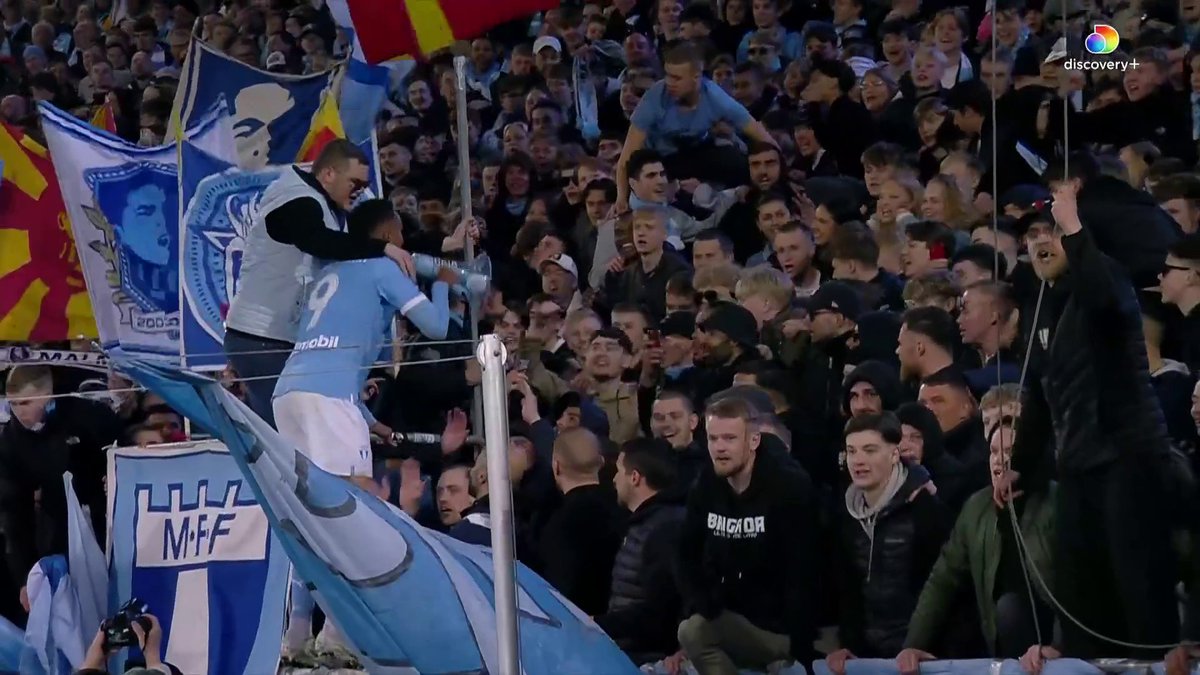 Malmö are off to a flying start in the league and Isaac Kiese Thelin led the fan chants after another win
