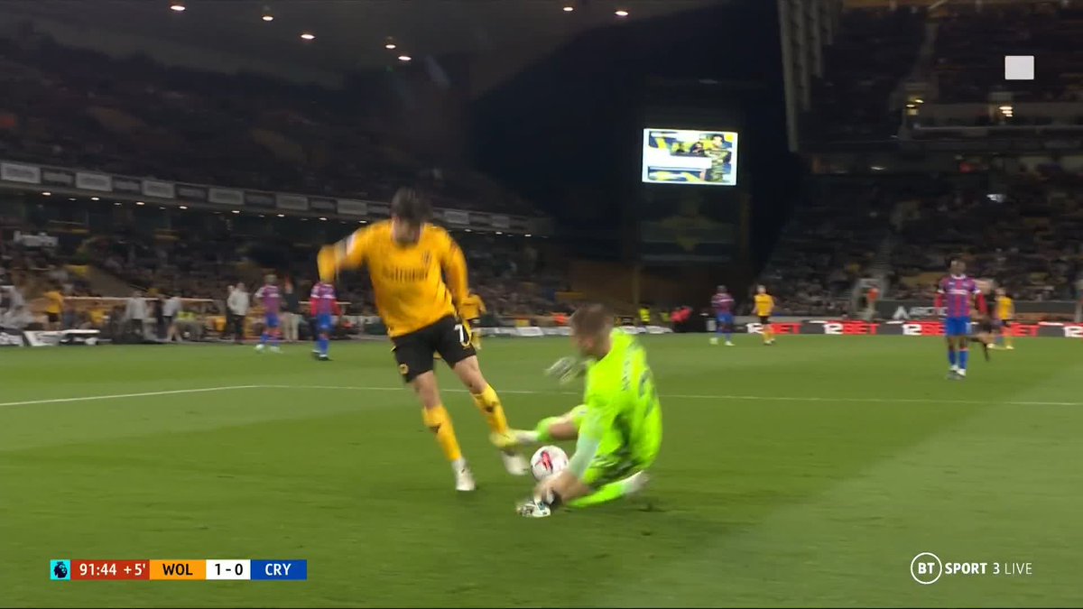 What was Sam Johnstone doing 🤯 Late drama at the Molineux...