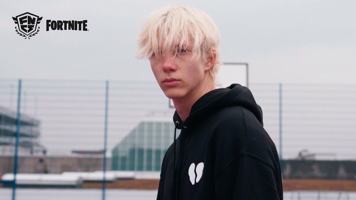"Having a good aim and having a good plan are two most important things. Also, staying calm." Player Profile | MRSAVAGE