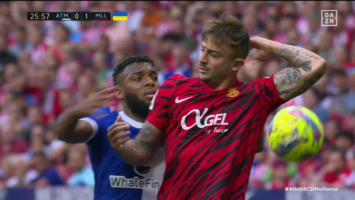 ¡El momento de tensión entre Lemar y Maffeo! ⚡ En el Metropolitano están luchando por CADA BALÓN 🔥 #LaLigaEnDAZN ⚽