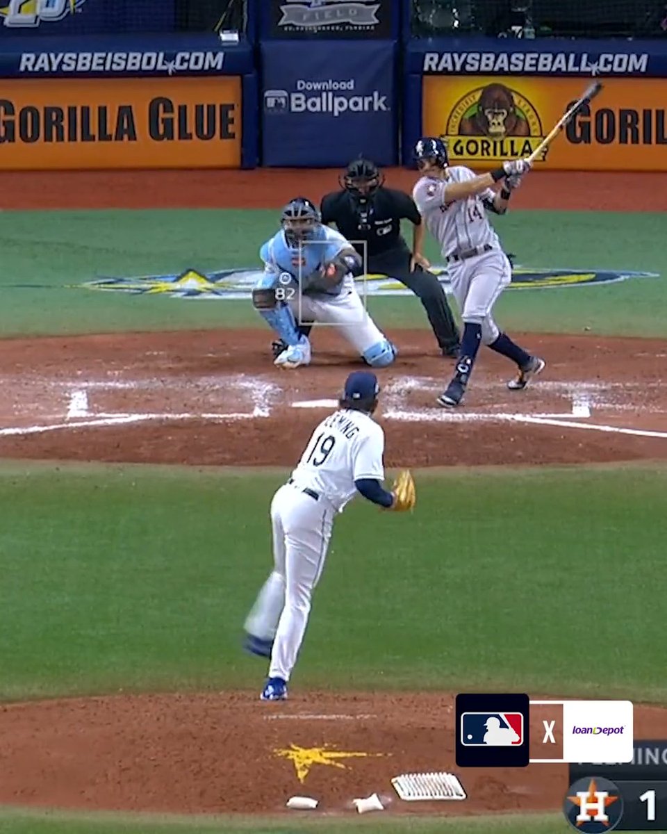 Mauricio Dubón can't stop hitting! He's got a 20-game hit streak. (MLB x loanDepot)
