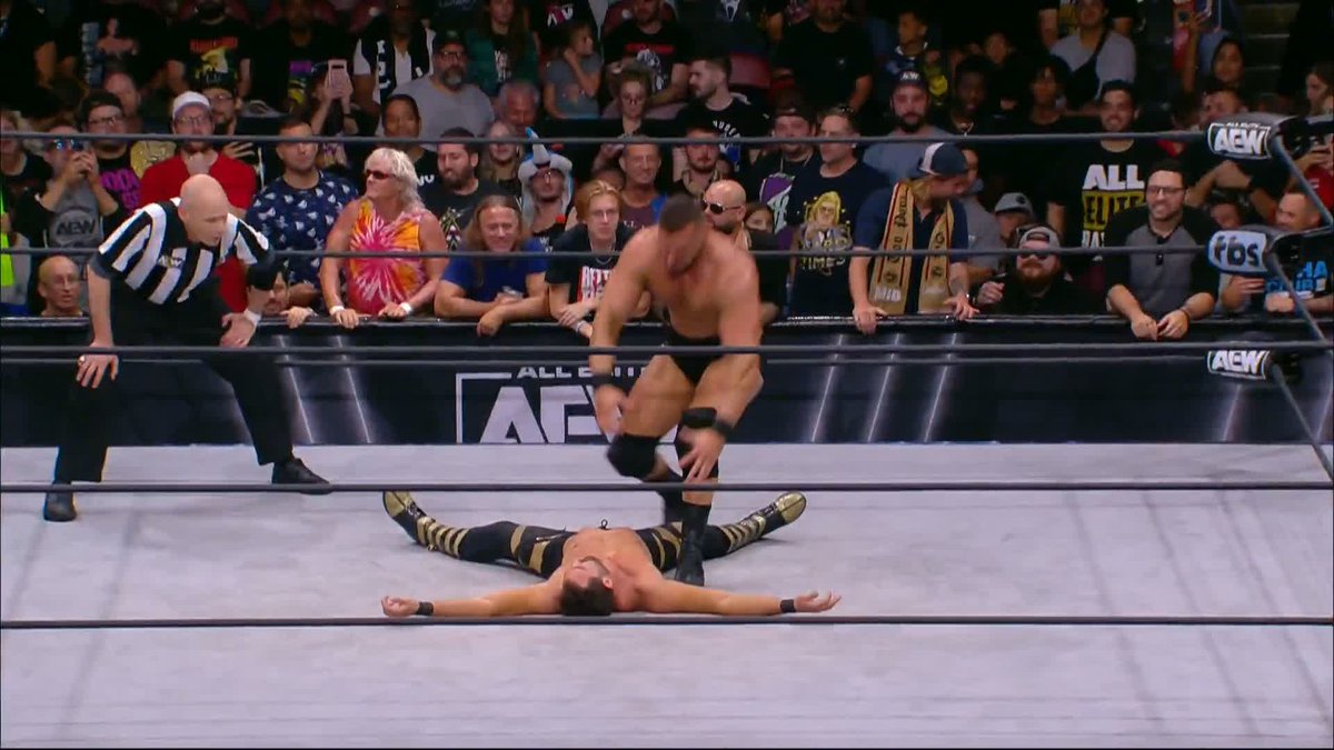 Total domination. TNT Champion @realWardlow makes quick work of his opponent here on #AEWDynamite LIVE on TBS!