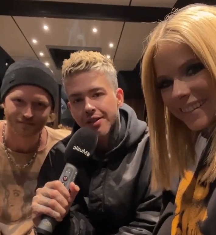 .Avril Lavigne and girlfriends are on tour in Europe. They talk about the experience Thursday on the holytravis show. Listen at 4PM PT on Apple Music 1: