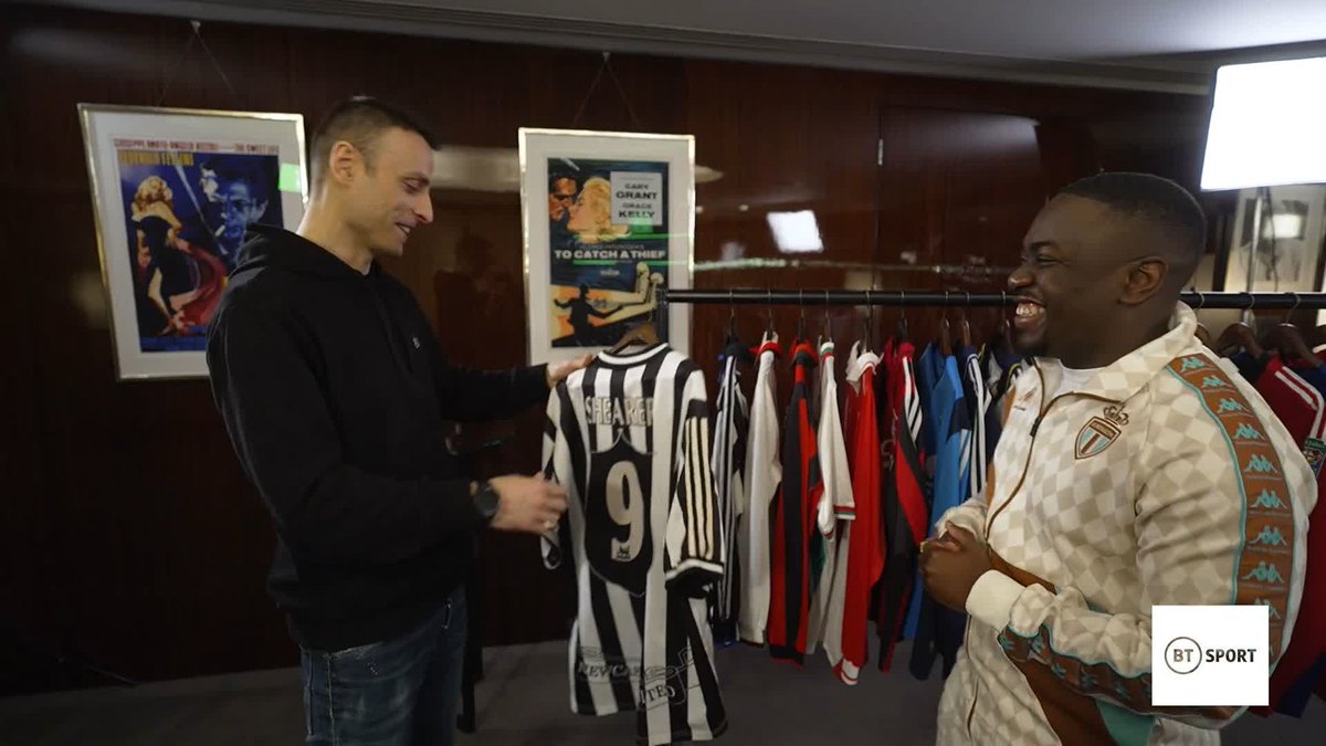 "This is the guy who I was worshipping!" "He was the reason I wanted to score goals." Dimitar Berbatov tells A.Mensah about his long-standing adoration for Premier League icon Alan Shearer. 🔜 #WhatIWore | 5pm