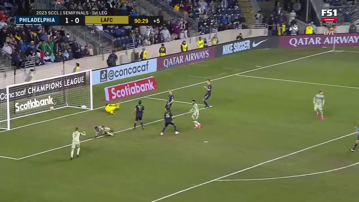 .Kellyn Acosta with the late-game heroics 🇺🇸