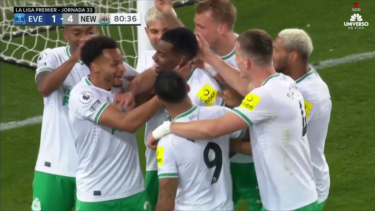Alexander Isak dribbled through the entire Everton defense to set up Jacob Murphy 🌪️ (via Telemundo Deportes)