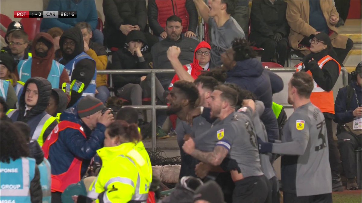 ABSOLUTE SCENES!! 🔥 Cedric Kipre puts Cardiff City back in front with 3 minutes to go and what a GOAL ⚽
