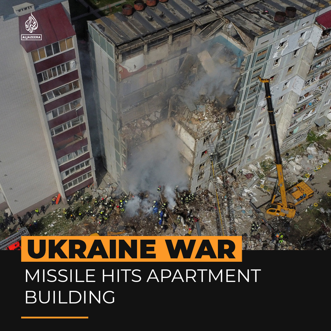 Drone video from the central Ukrainian city of Uman shows the aftermath of an air attack on an apartment building that killed at least 10 people, including two children ⤵️