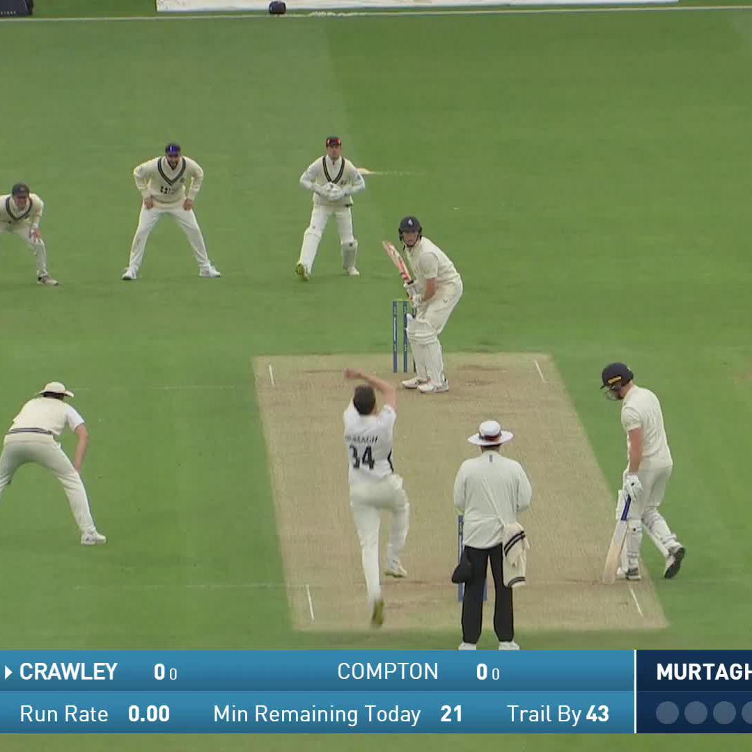 Tim Murtagh takes two wickets with the first two balls of the innings! #LVCountyChamp