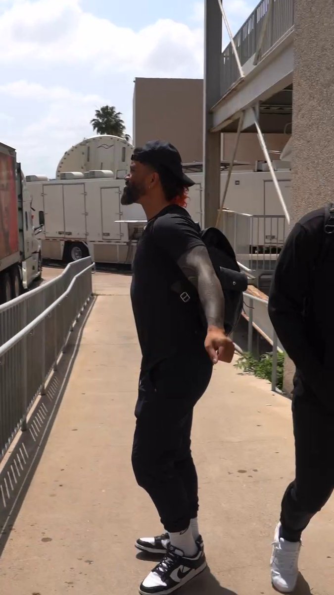 .The Usos have arrived to #SmackDown, and they mean business 😤 Can they win back the Undisputed WWE Tag Team Titles TONIGHT?