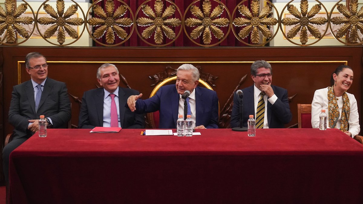 Reunión histórica la que hoy celebramos con el presidente Andrés Manuel Andrés Manuel: alegre, con anécdotas sobre las perspectivas de la nación y nuestro amor por México.
