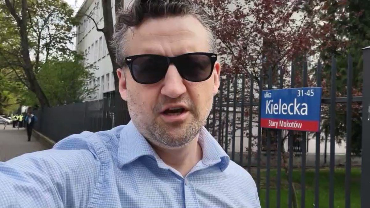 Budynek szkoły wreszcie odebrany Rosjanom. Teraz polskie dzieci będą się uczyć w zagrabionym przez Rosjan miejscu. 👍⬇️🎉