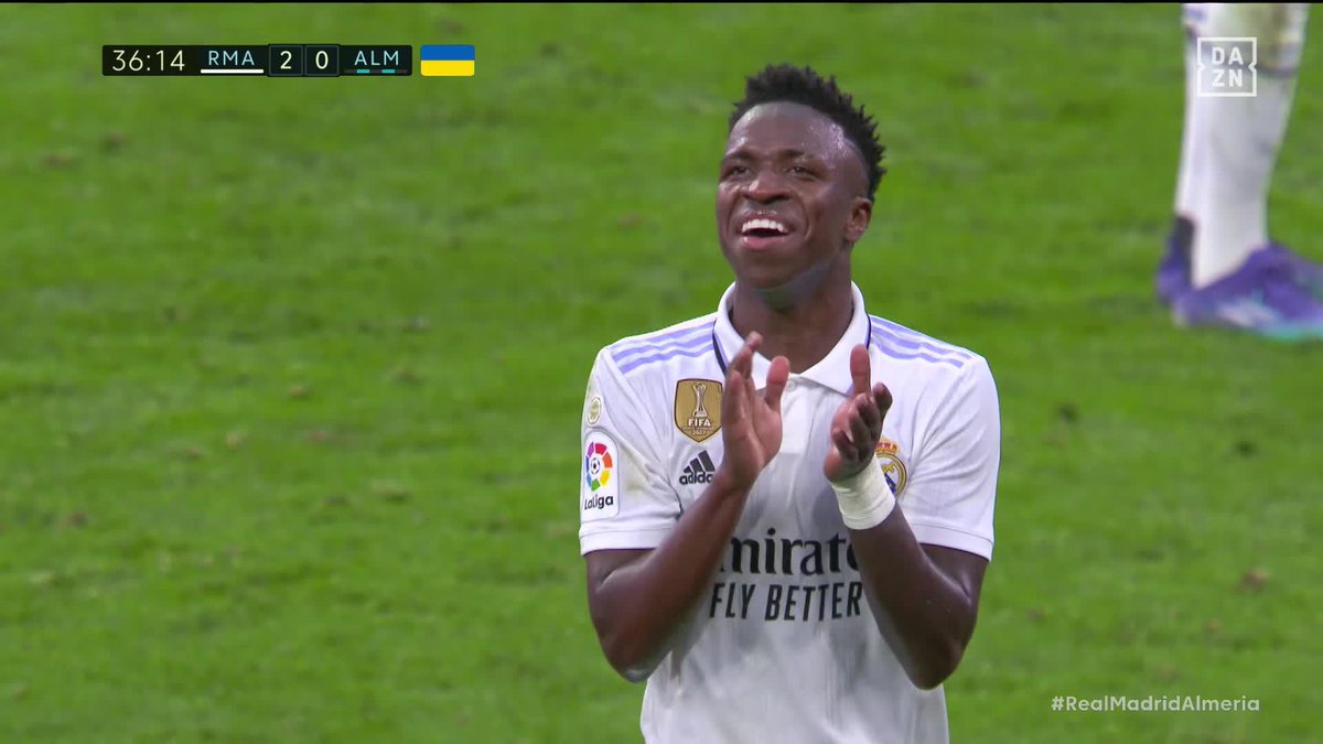 ¡TREMENDO ENFADO de Vini Jr.! 😡 El brasileño terminó con amarilla tras haber recibido una falta y acabó aplaudiendo al árbitro 🔥 #LaLigaEnDAZN ⚽