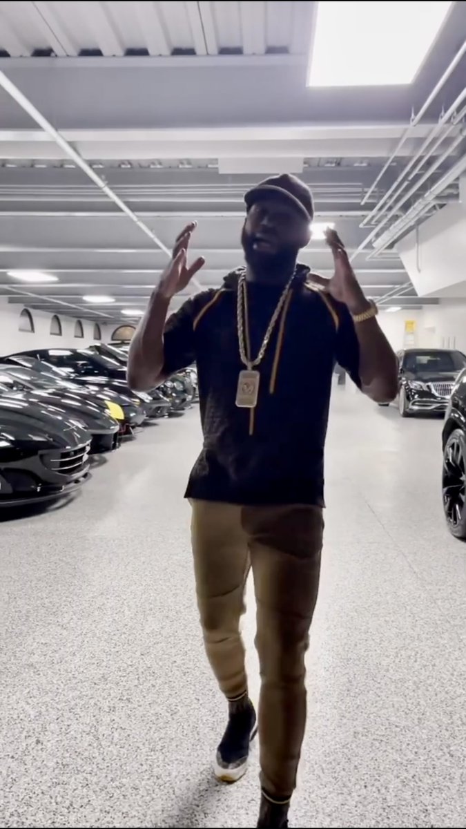 Floyd Mayweather showing off his 'GTA garage' car collection … [🎥 Floyd Mayweather]