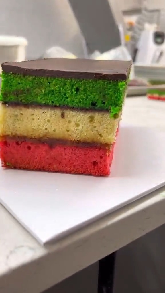 Italian rainbow cookie lovers... we raise you rainbow cookie CAKE 🌈😛 🎥: