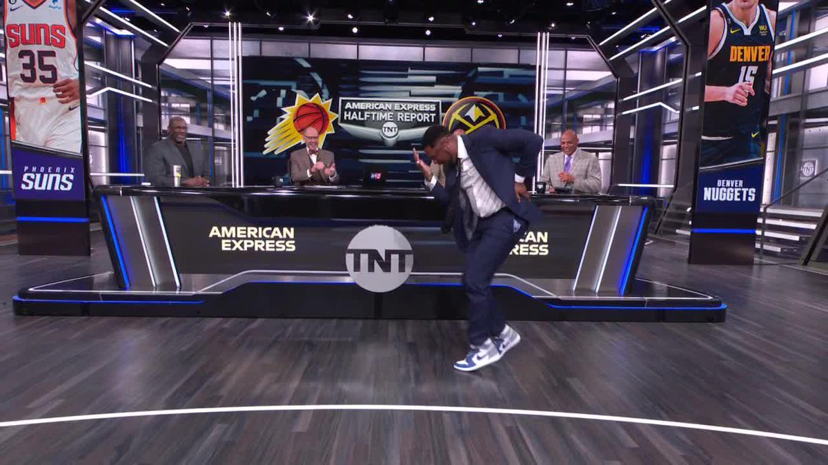 Chris Tucker hit his best Michael Jackson impression 🤣🕺🏾