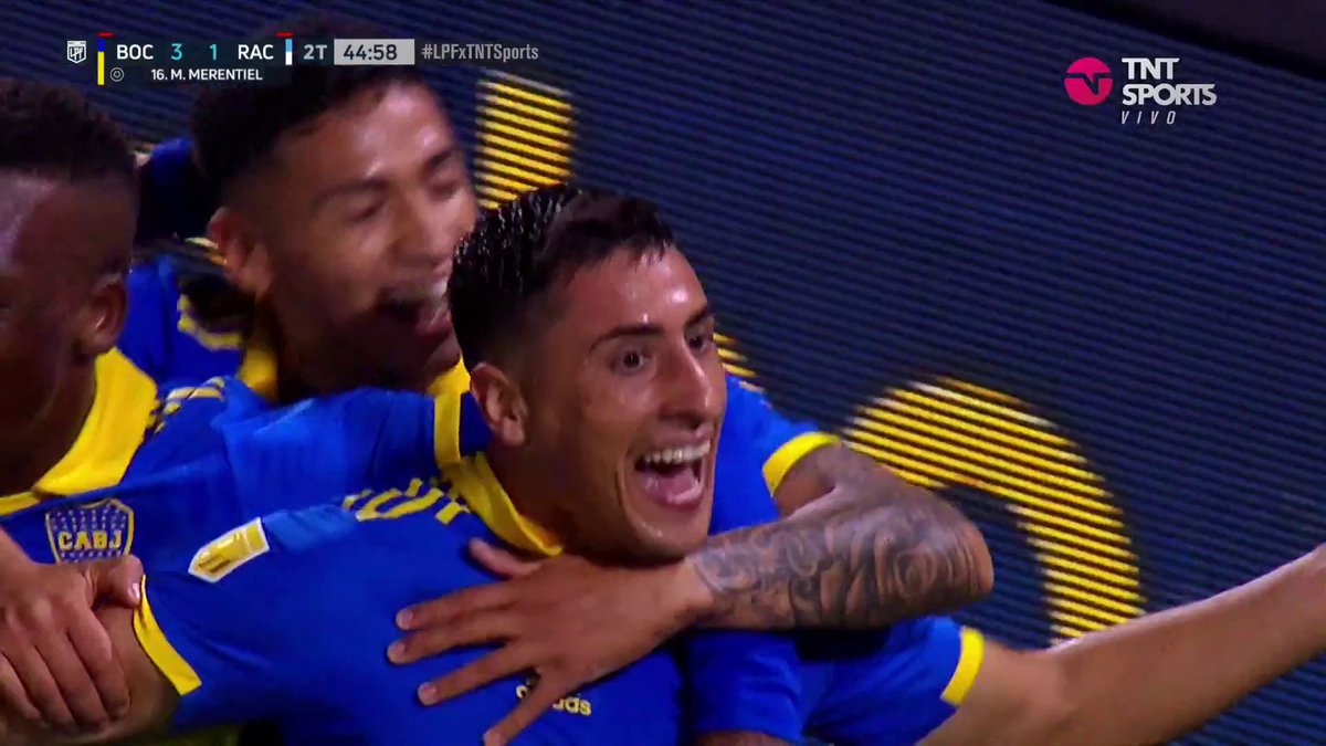 Los centrales de Racing lo miran y Merentiel ejecuta. El 3-1 de Boca a Racing.