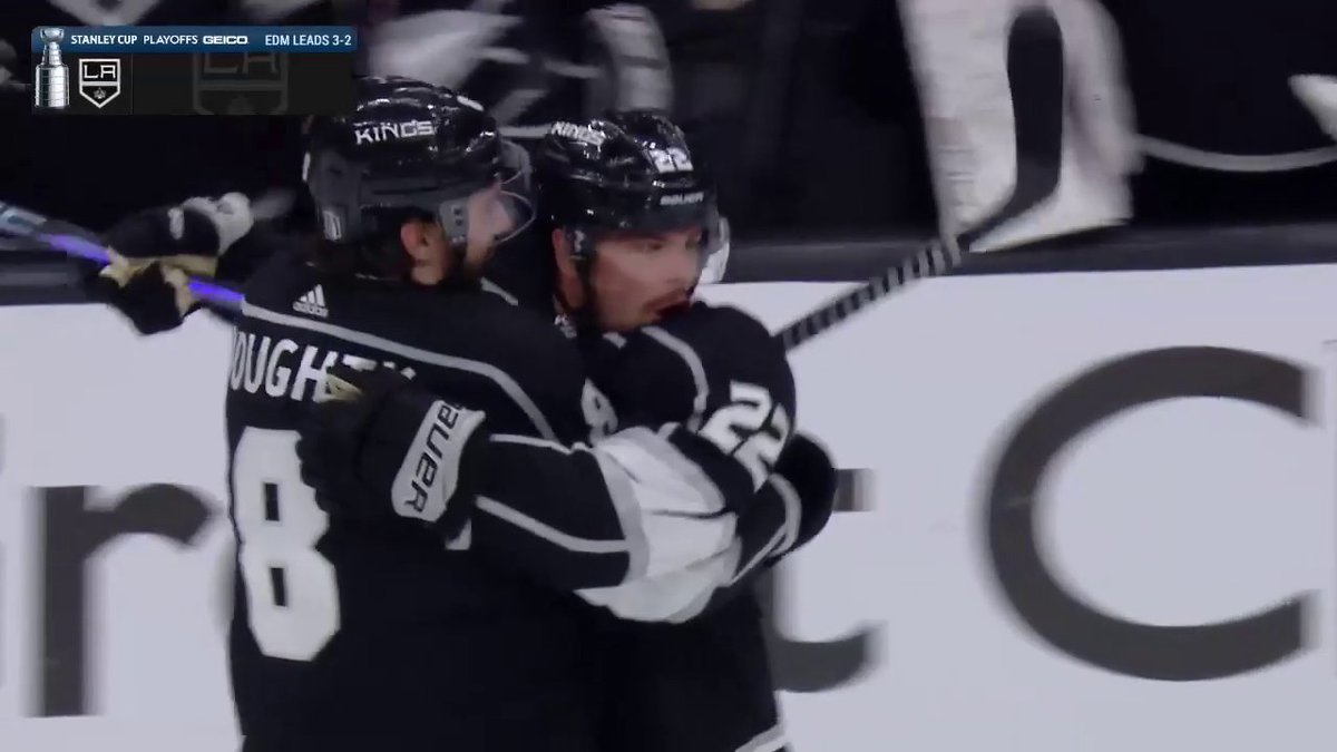 Two goals in three minutes... the LA Kings are on X-Games mode. 👀 #StanleyCup 🇺🇸: NHLonTNT ➡️ #NHLonTNT 🇨🇦: Sportsnet ➡️