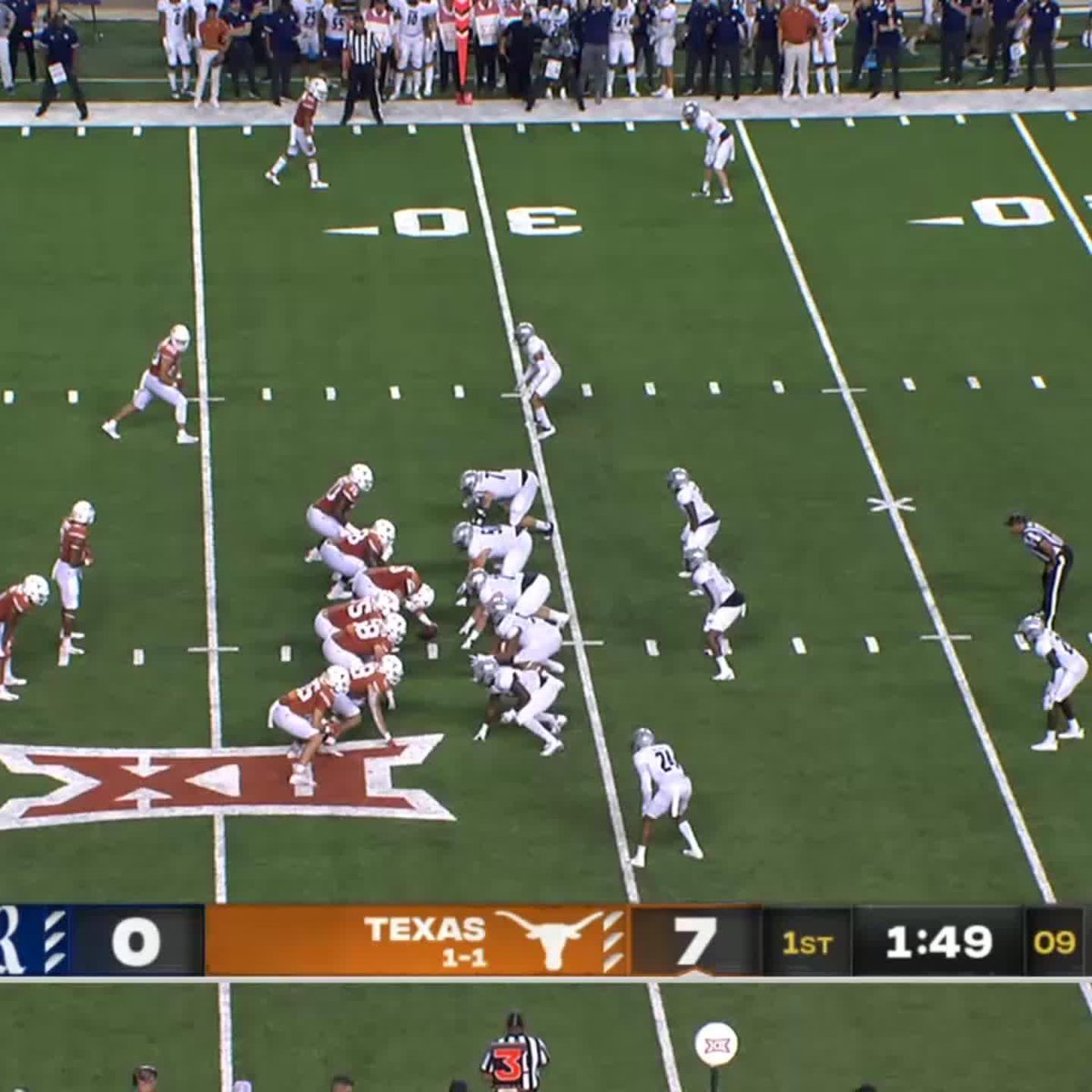 Want to have all those sweet runs that you used Justin Fields on, but don't want to get him worn down and injured? No problem, just use Roschon Johnson👇 Psstt...by the way...former QB so the pop pass (Derrick Henry style) is open for business too #Bears
