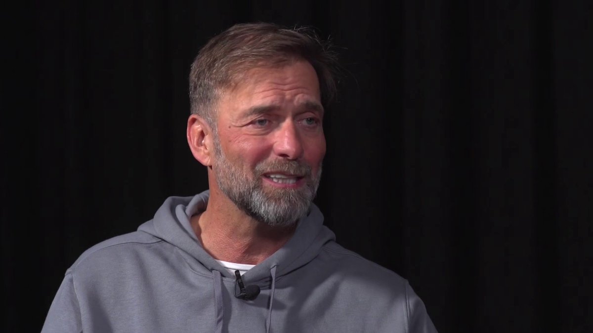 Jurgen Klopp on Chelsea 🔵 #CFC “I feel a little bit for Chelsea but it’s also good to see that you can’t just bring top players together and it works out. You cannot have two dressing rooms. You have to create relationships”. 🎥 Football Daily