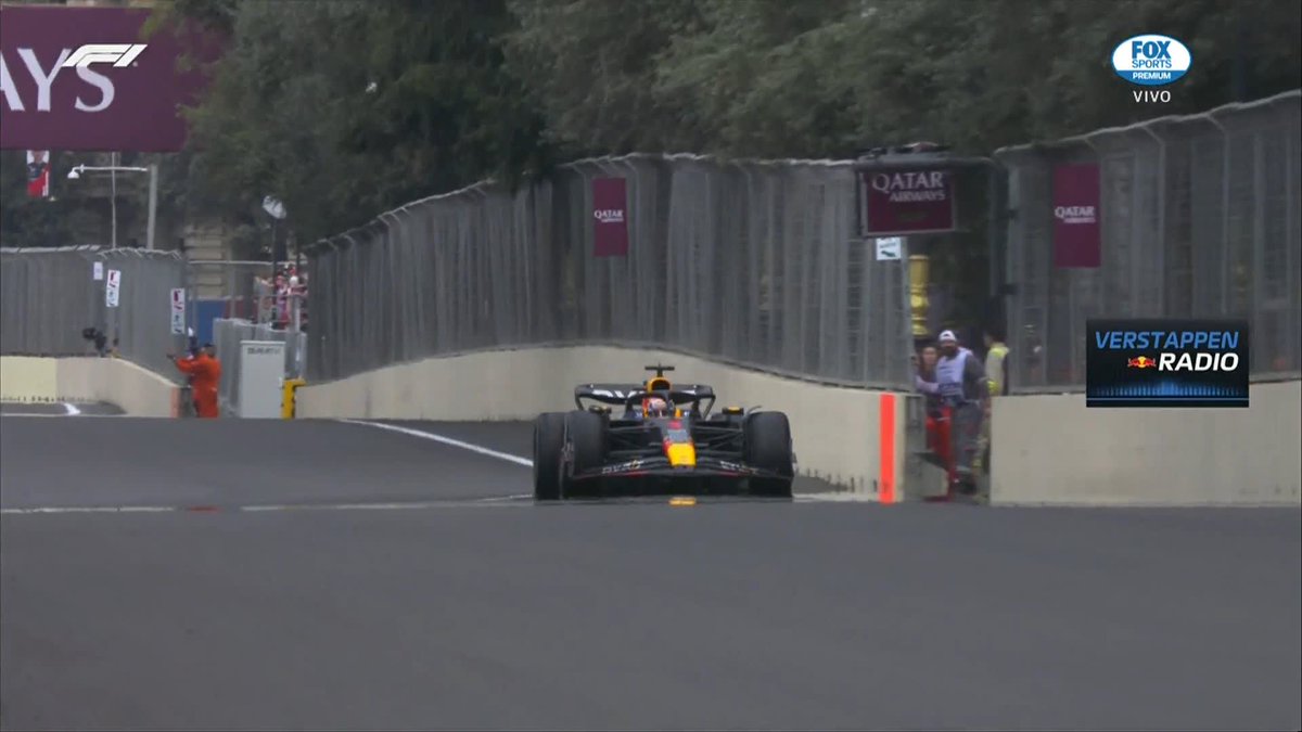 🧐🇲🇽 ¿CHECO TUVO SUERTE? ¡Ojito a lo que se dijo en la radio de Verstappen! 🚨 #F1xFSMX #AzerbaijanGP