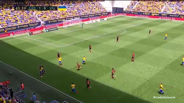 El taconazo de Chris Ramos, el jugadón de Pacha Espino y la definición de Sergi Guardiola 💥 Un tanto que hizo estallar el Nuevo Mirandilla y que puede valer una permanencia para el Cádiz Club de Fútbol 💛 #LaLigaEnDAZN ⚽