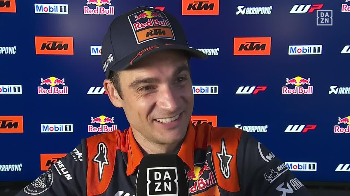 "Hoy ha sido increíble. Ha sido un baño de cariño brutal. He intentado hacer lo máximo para ponerlos en pie, pero no es mérito mío" ❤️ Dani Pedrosa hablando de Jerez. Jerez viendo a Dani. Esa historia 🥰 #SpanishGP 🇪🇸 #MotoGP 🏁