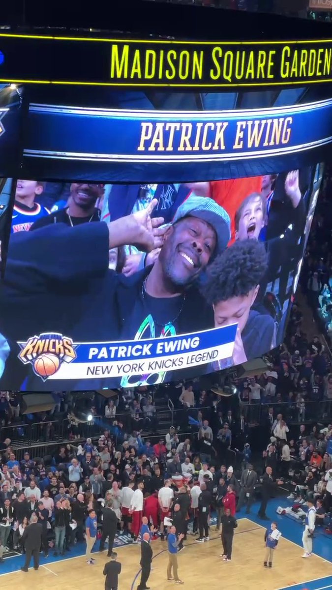The MSG crowd erupted for Knicks legend Patrick Ewing 👏