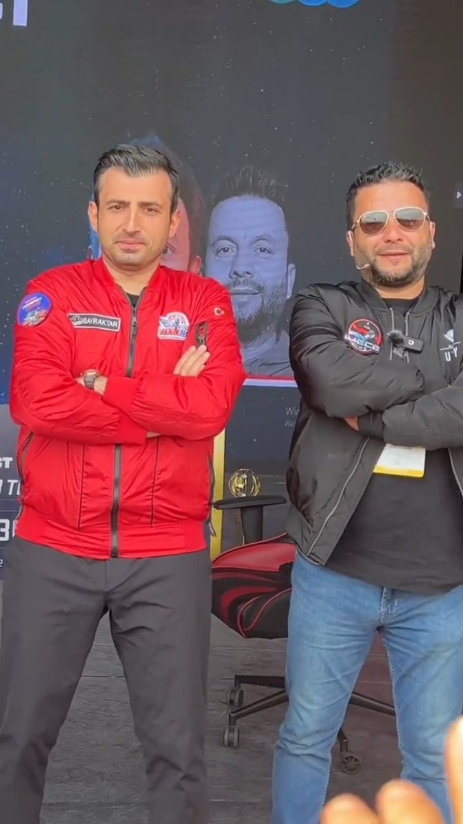 Günün en güzel anısı, bu oldu. GZT etkinliğinde konuşma yaparken, hiç tahmin etmediğimiz bir anda sürpriz yaparak gelen Selçuk Bayraktar Bayraktar’dan bu sözleri duymak, göğsümüzü kabarttı. En başından beri yanındaydık, sonuna kadar da yanındayız 🙌🏻🇹🇷