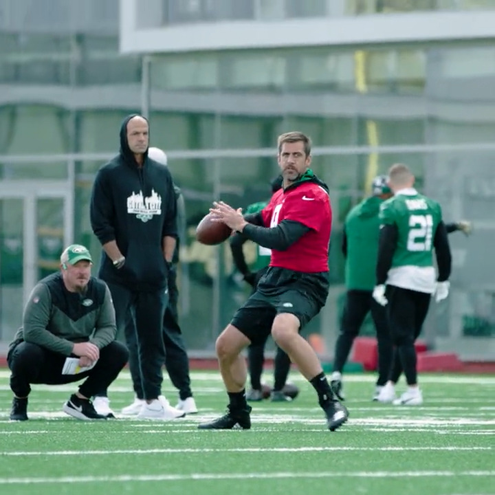 since #JetsTwitter asked so nicely... Aaron Rodgers ➡ Garrett Wilson
