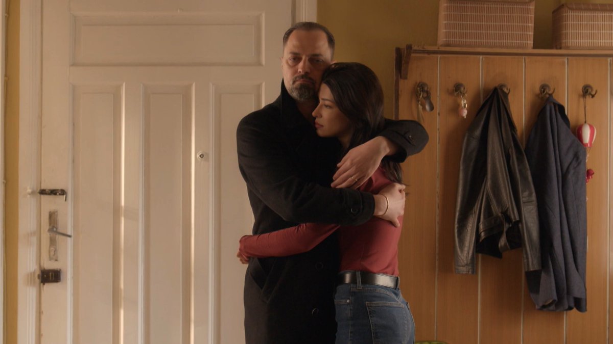 “Kim yaptı bunu?” #GelsinHayatBildiğiGibi yeni bölümüyle Perşembe saat 20.00’de @showtv’de. ⛓ @bkmonline