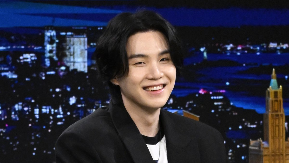 .방탄소년단’s #SUGA describes filming #RoadToDDAY and kicking off his #D_DAY_TOUR! #SUGAonFallon