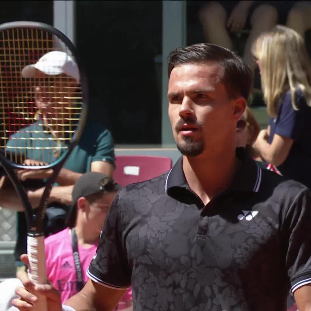 First QF above ATP 250 level 🔓 Lucky loser Daniel Altmaier eases past Munar 6-3 6-0 and is the first player into the quarters in Madrid! #MMOpen