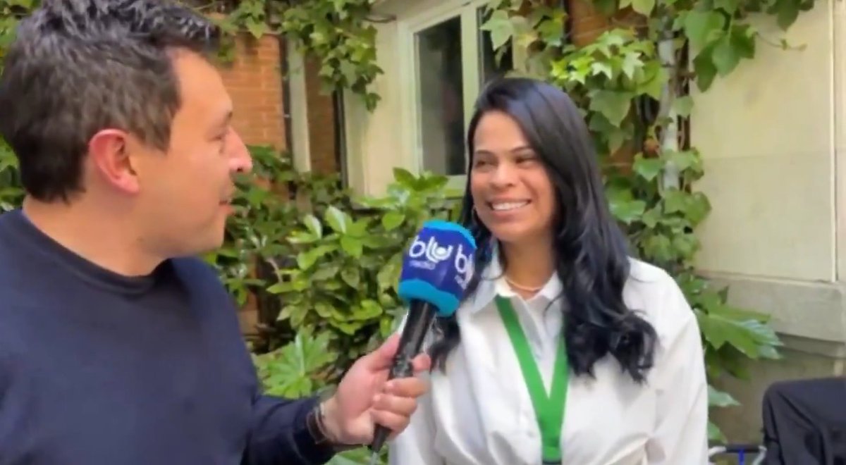 #VideoBlu El presidente Gustavo Petro llegó a España en su primera visita de Estado, con el objetivo de robustecer las relaciones bilaterales en lo económico y comercial. En la embajada de Colombia en Madrid conocerá los emprendimientos de varios colombianos. - Santiago Rincón A.