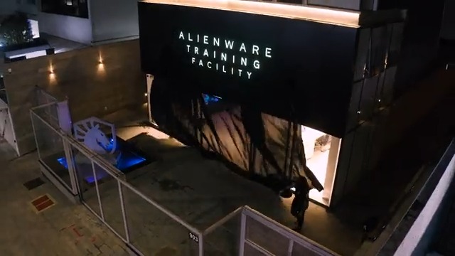 APRESENTO PRA VOCÊS O ALIENWARE TRAINING FACILITY BRASIL 🇧🇷 Formado por treze andares, o maior centro de treinamento, operações e moradia dos esports no mundo agora fica em São Paulo! Vem que o Rakin #ASRPG te leva no tour completo 👇