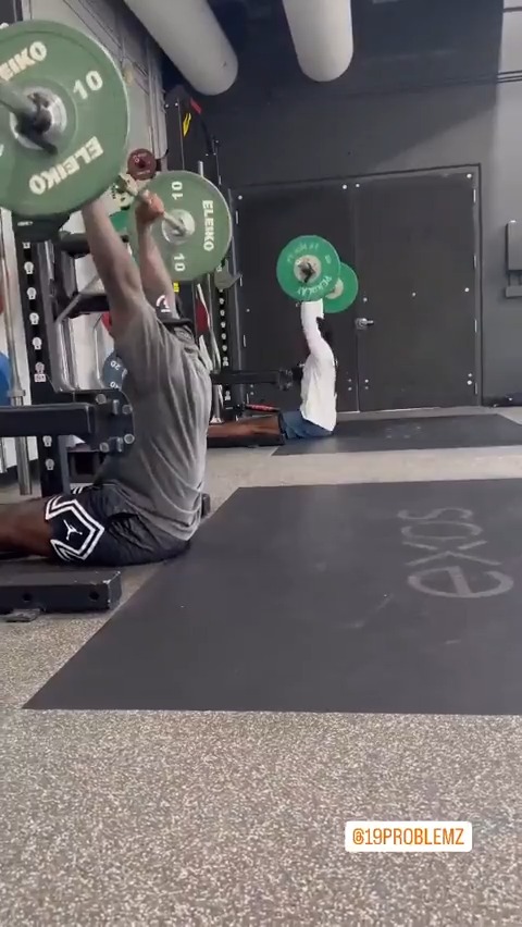 .Deandre Hopkins and Deebo in the lab together 💪 (via Deandre Hopkins)