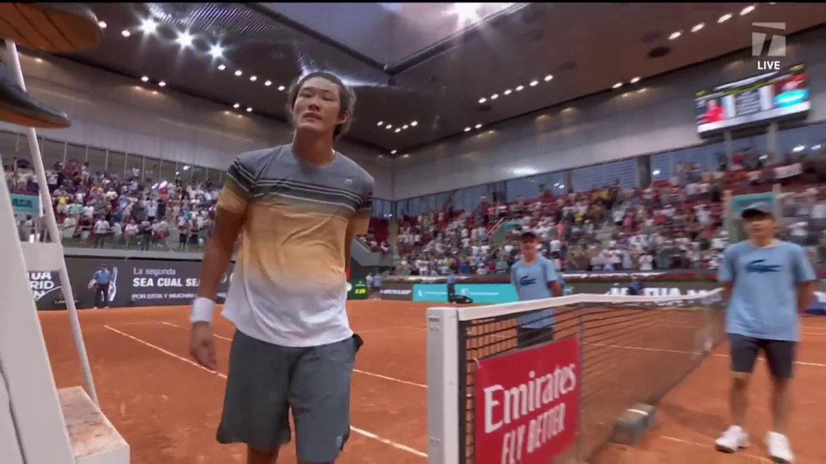 🇨🇳 Zhang Zhizhen solidifies a spot in his FIRST career Masters 1000 quarterfinal, saving multiple match points to defeat Fritz 3-6 7-6(5) 7-6(8)! He will take on Karatsev next. #MMOpen
