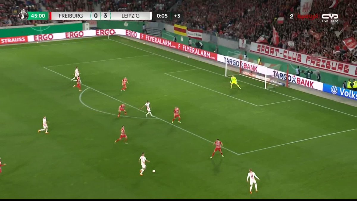 ⚽️ نكونكو يسجل رابع الأهداف للايبزيج ⏲️ الدقيقة 45 #فرايبورج 0 × 4 #لايبزيج نصف نهائي 🏆 #كأس_ألمانيا 🇩🇪 #FreiburgLeipzig