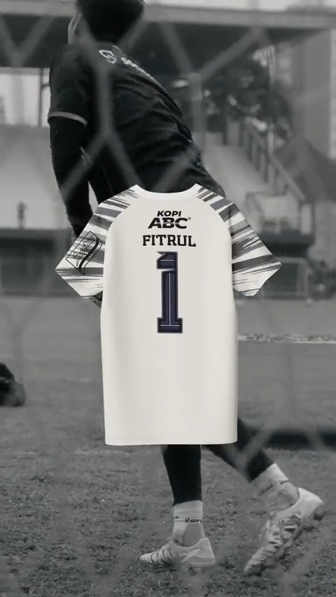 Penjaga gawang Pangeran Biru bernomor punggung 1️⃣ akan melanjutkan perjuangannya bersama PERSIB 🔵 #PERSIB #FitrulStillBlue